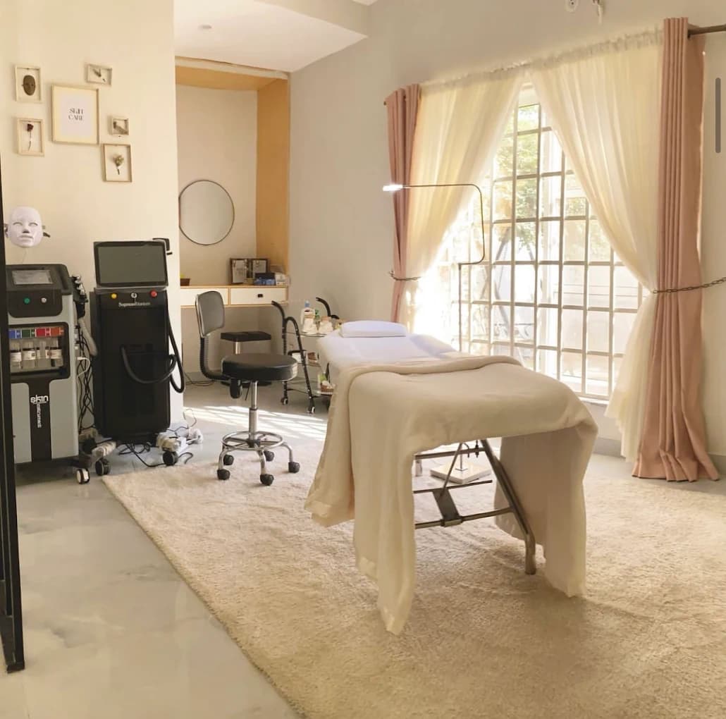 Treatment room with natural light at Voila Luxury Skincare, Lahore